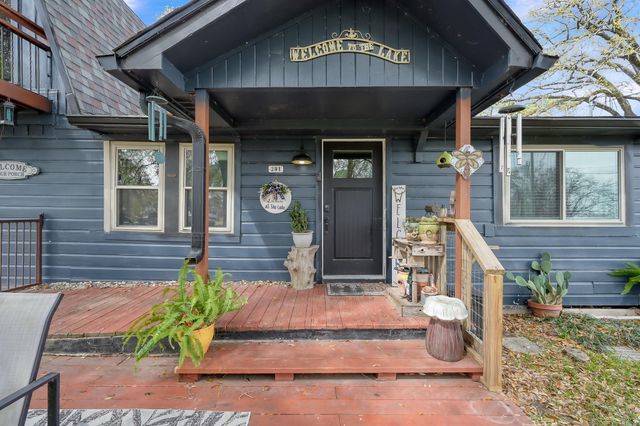 281 N Shady Oaks Drive, Point Blank, TX 77364