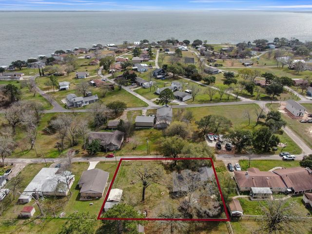 281 N Shady Oaks Drive, Point Blank, TX 77364