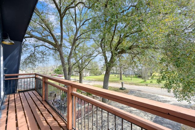 281 N Shady Oaks Drive, Point Blank, TX 77364