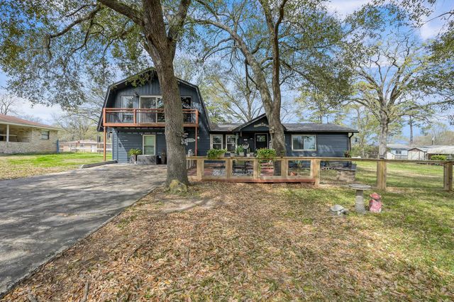 281 N Shady Oaks Drive, Point Blank, TX 77364