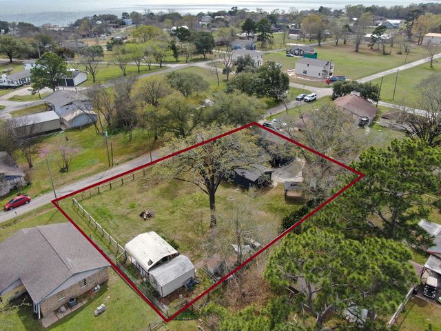 281 N Shady Oaks Drive, Point Blank, TX 77364