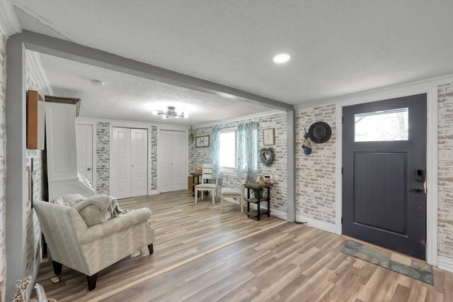 281 N Shady Oaks Drive, Point Blank, TX 77364