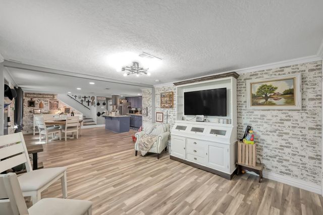 281 N Shady Oaks Drive, Point Blank, TX 77364