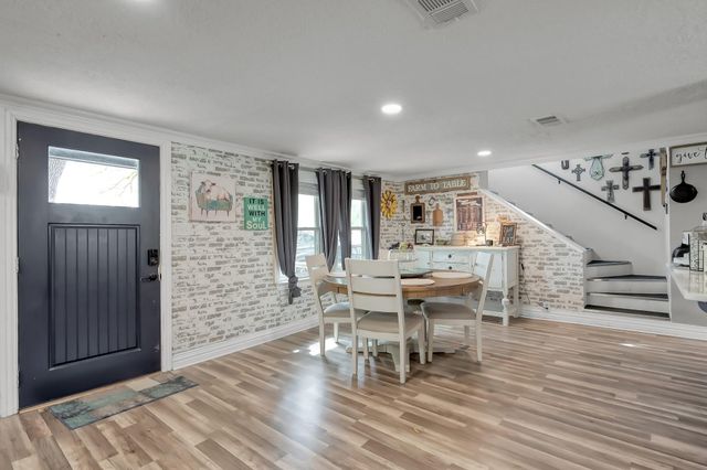 281 N Shady Oaks Drive, Point Blank, TX 77364