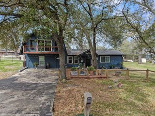 281 N Shady Oaks Drive, Point Blank, TX 77364