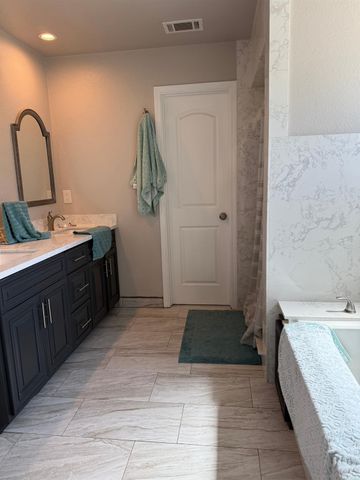 6731 River Rd, Oakdale, CA 95361