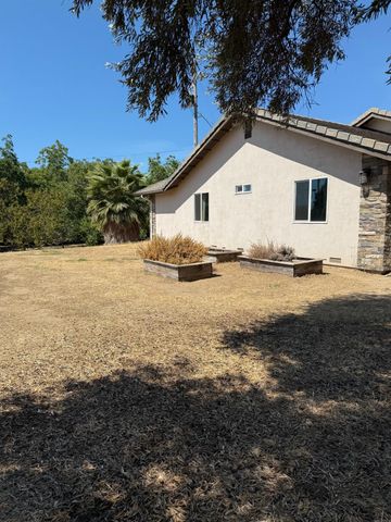 6731 River Rd, Oakdale, CA 95361