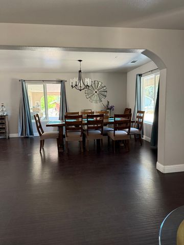 6731 River Rd, Oakdale, CA 95361