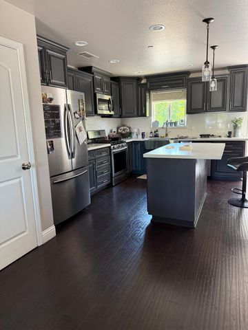 6731 River Rd, Oakdale, CA 95361