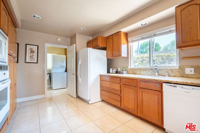 10741 Russett Avenue, Sunland, CA 91040