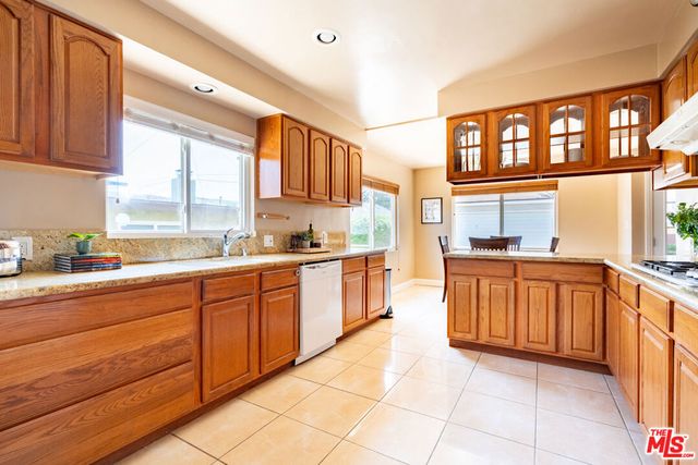 10741 Russett Avenue, Sunland, CA 91040