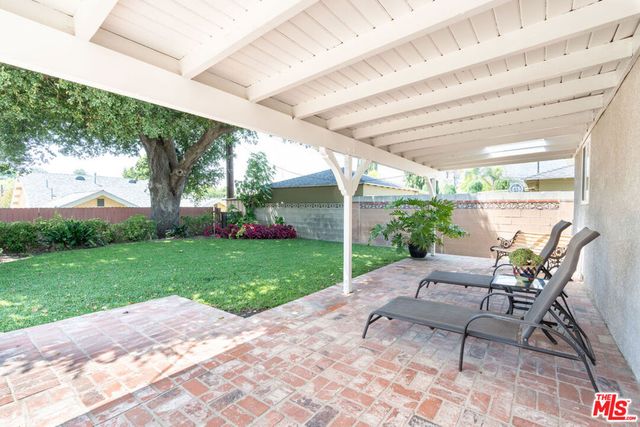 10741 Russett Avenue, Sunland, CA 91040