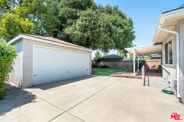 10741 Russett Avenue, Sunland, CA 91040