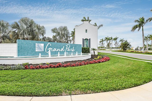 10112 LAKE WALES CIRCLE, Sarasota, FL 34241