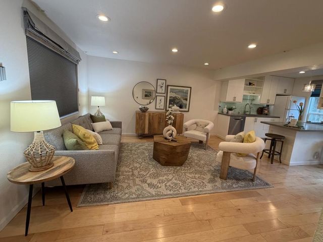 480 E Okeefe Street 206, East Palo Alto, CA 94303