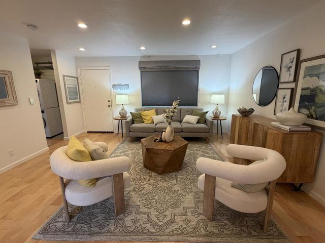 480 E Okeefe Street 206, East Palo Alto, CA 94303