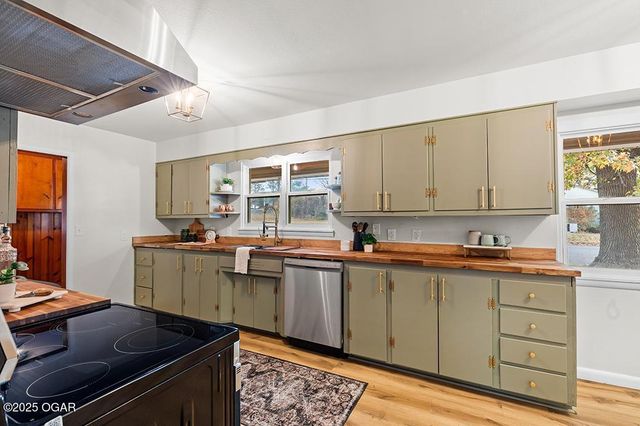 2841 E 14th Street, Joplin, MO 64801