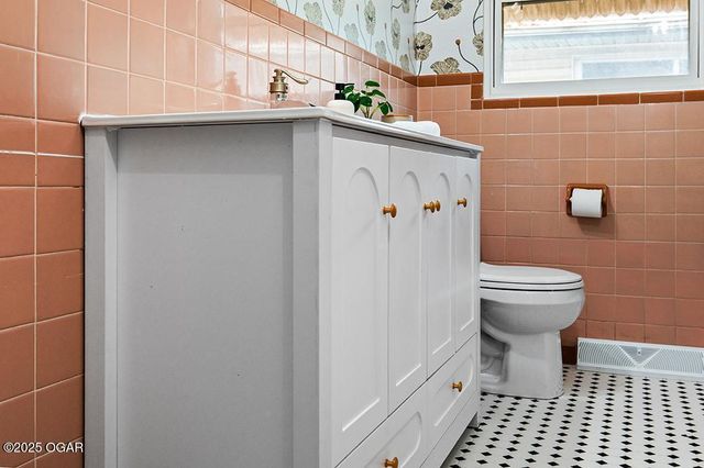 2841 E 14th Street, Joplin, MO 64801