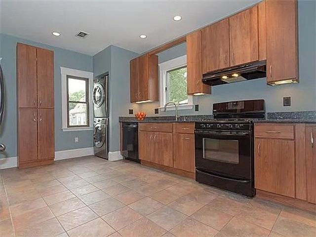 33 Chetwynd Rd 2, Somerville, MA 02144
