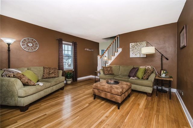 301 8th St, Windber, PA 15963