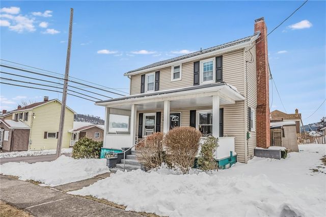 301 8th St, Windber, PA 15963