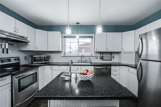 301 8th St, Windber, PA 15963