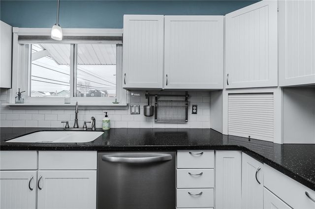 301 8th St, Windber, PA 15963