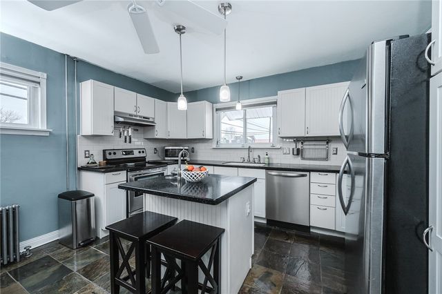 301 8th St, Windber, PA 15963