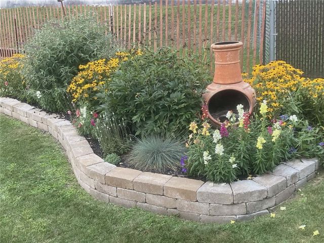 301 8th St, Windber, PA 15963