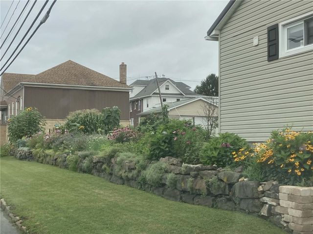 301 8th St, Windber, PA 15963