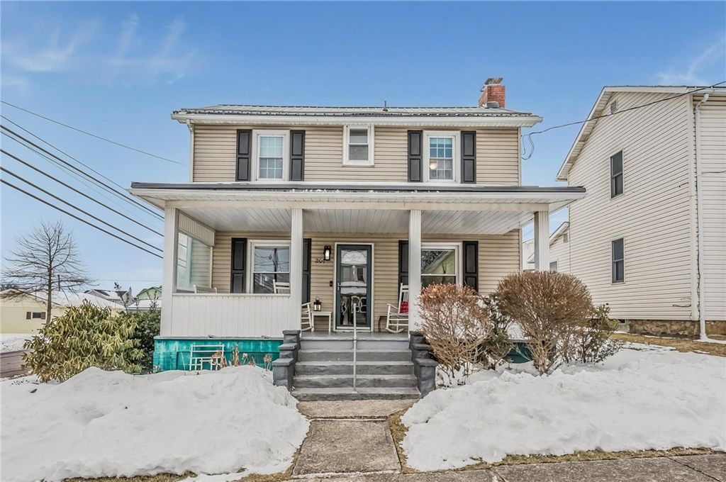 301 8th St, Windber, PA 15963