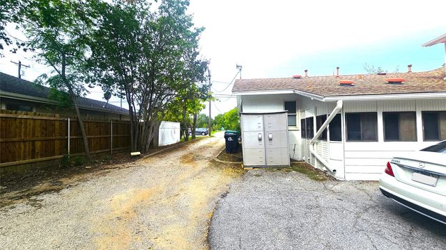 1015 S Welch Street C, Denton, TX 76201