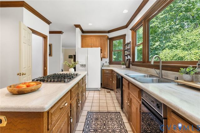 2911 Wicklow Ln, North Chesterfield, VA 23236