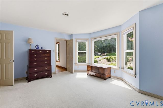 2911 Wicklow Ln, North Chesterfield, VA 23236