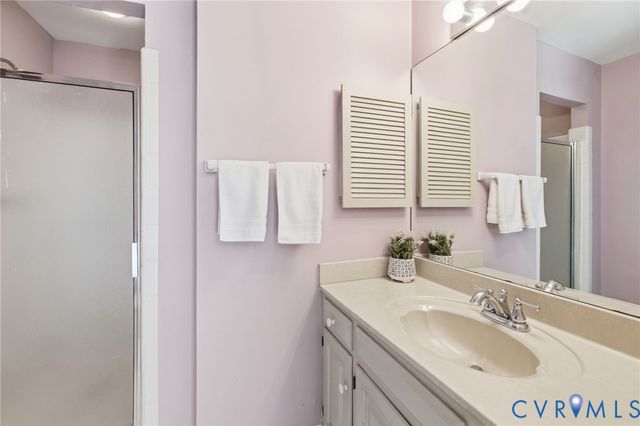 2911 Wicklow Ln, North Chesterfield, VA 23236