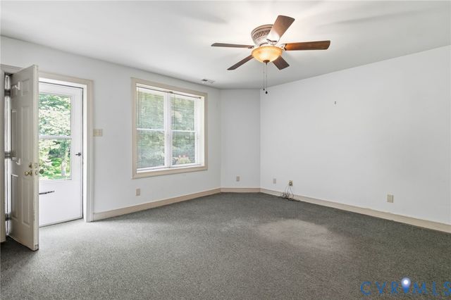 2911 Wicklow Ln, North Chesterfield, VA 23236