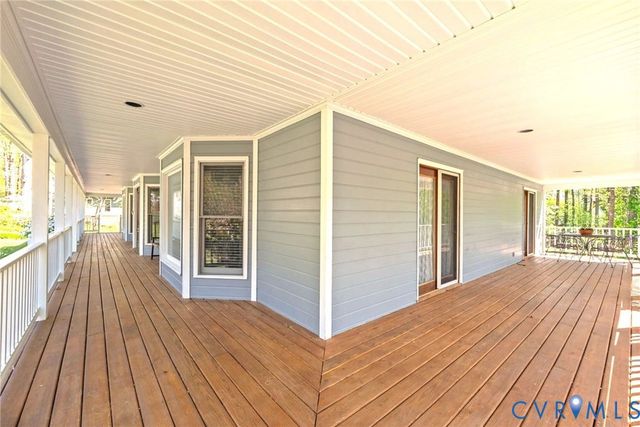 2911 Wicklow Ln, North Chesterfield, VA 23236