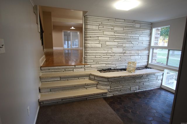 918 S Erie Avenue, Russellville, AR 72801