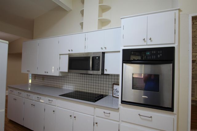 918 S Erie Avenue, Russellville, AR 72801