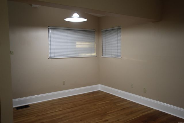 918 S Erie Avenue, Russellville, AR 72801