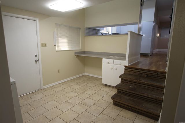 918 S Erie Avenue, Russellville, AR 72801