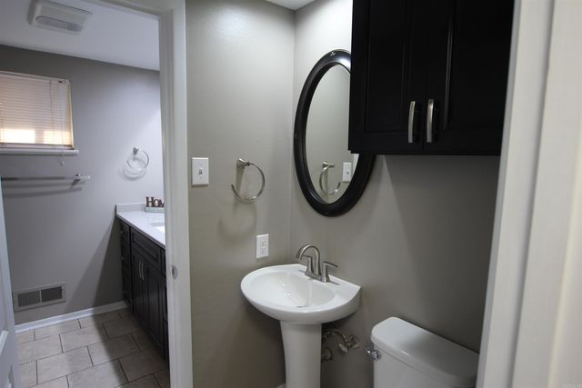 918 S Erie Avenue, Russellville, AR 72801