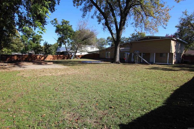 918 S Erie Avenue, Russellville, AR 72801