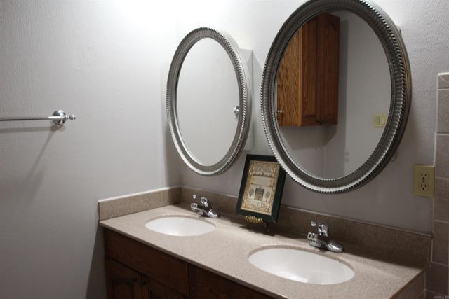 918 S Erie Avenue, Russellville, AR 72801