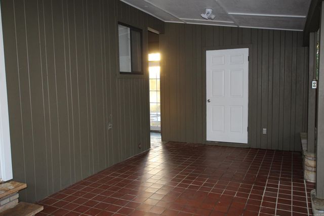 918 S Erie Avenue, Russellville, AR 72801