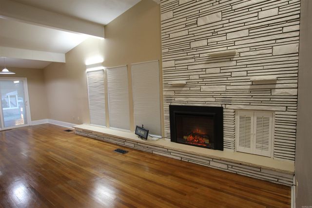 918 S Erie Avenue, Russellville, AR 72801