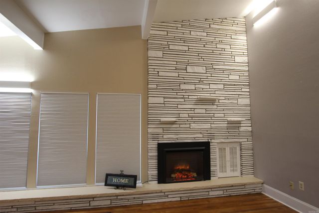 918 S Erie Avenue, Russellville, AR 72801