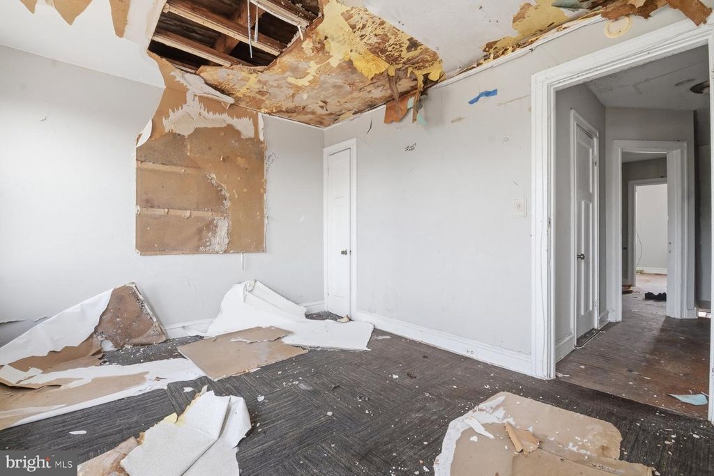 Image 10 of property listing at 2615 BERYL AVE, Baltimore, MD 21205