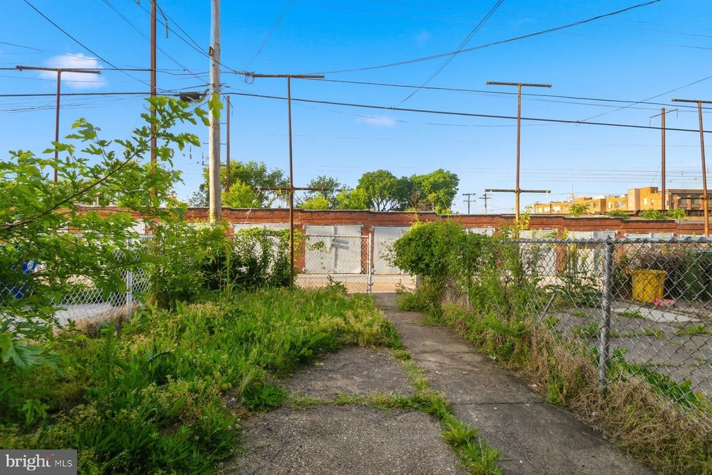 Image 19 of property listing at 2615 BERYL AVE, Baltimore, MD 21205