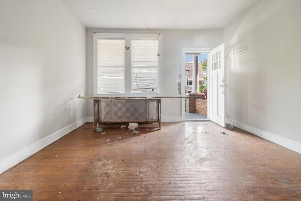Image 5 of property listing at 2615 BERYL AVE, Baltimore, MD 21205